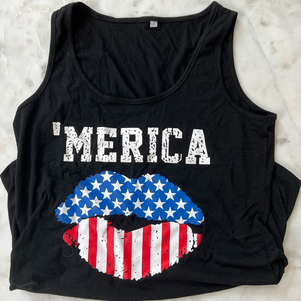 MERICA tank - size small